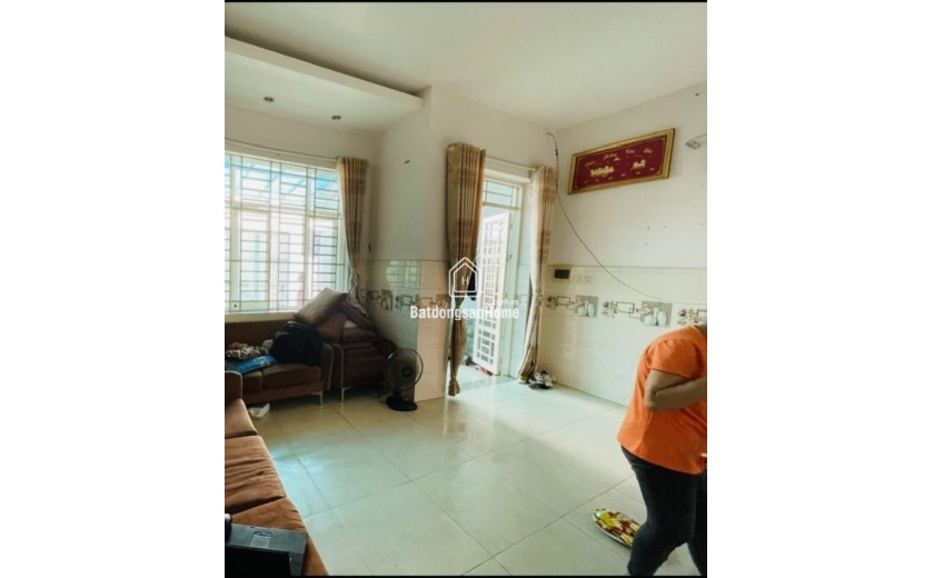 Bán nhà đường Tân Hoà 2, Hiệp Phú. Q9, TP HCM. DT 75 m2,  3 tầng, 4PN, SH. Giá  5.6 tỷ